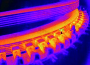Thermal image of generator brush ring showing temperature distribution across brushes