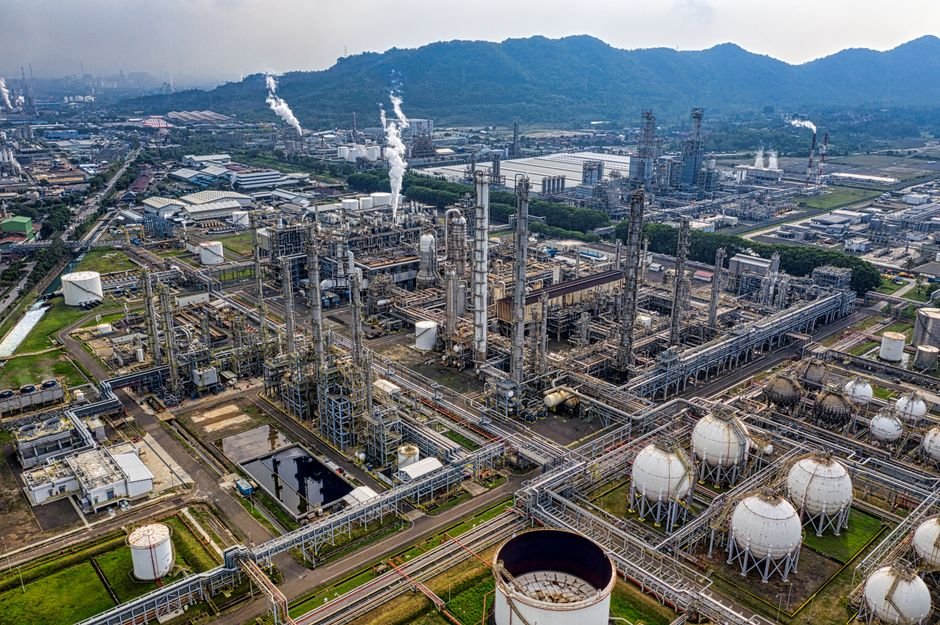 OGI Gas Leak Detection at a Petrochemical Park: LDAR with Cooled MWIR